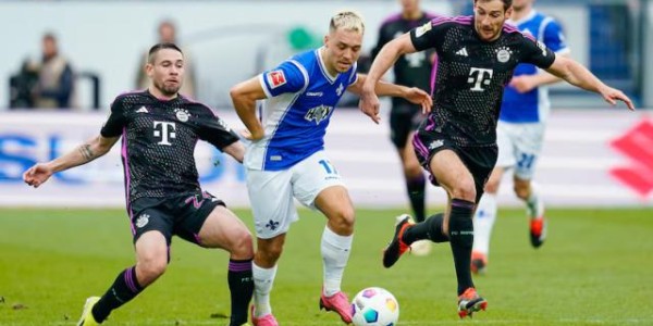 拜仁3连大胜可喜，纸糊后防被鱼腩捅穿让枪手偷笑