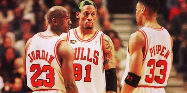 开云体育中国官方网站地址-美国足球界的朱自清 《记我和我的父亲罗德曼》